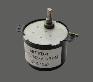 Motor s stikalom visoke moči